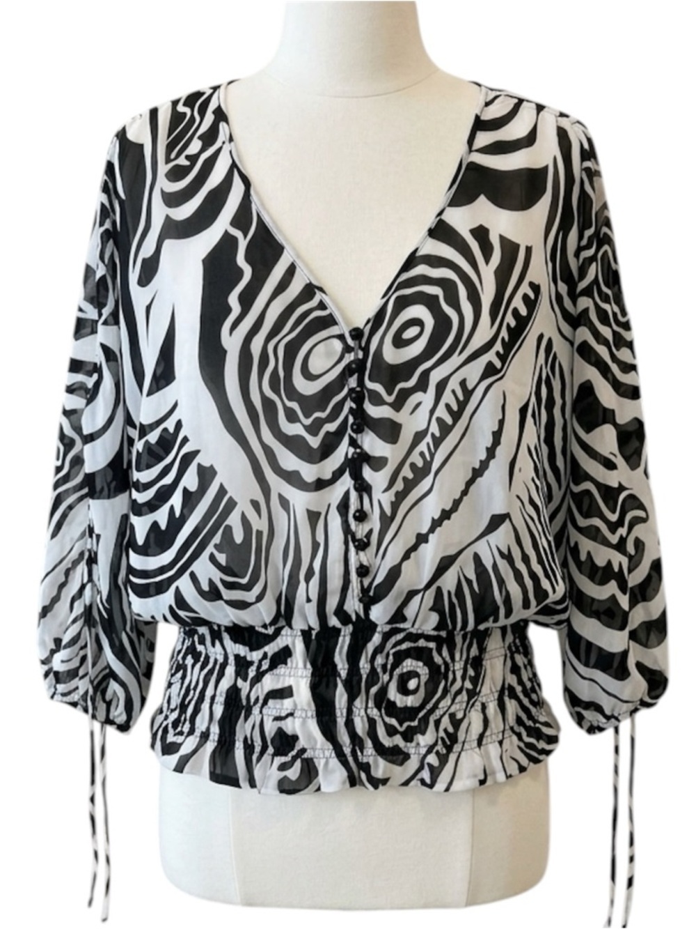 Eci Black and White Women's Top Blouse Lightweight size large